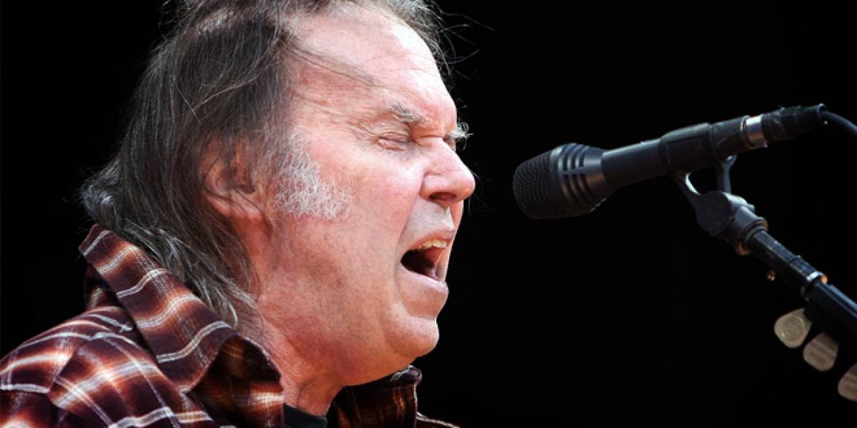 Neil Young registra nombres para un nuevo formato de audio de mejor calidad