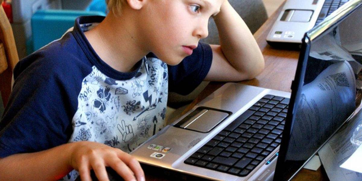 España podría exigir documento de identidad a menores para acceder a redes sociales