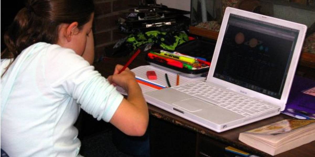 Estudio: El 41% de los menores españoles podría ser adicto a Internet