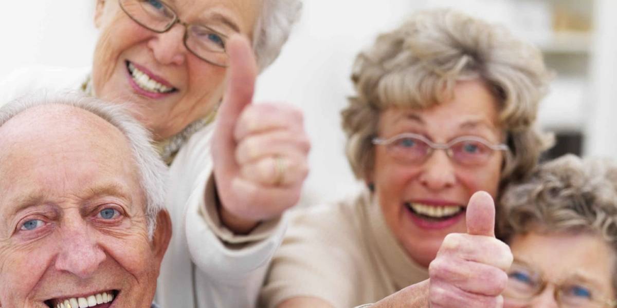 Es cierto: cada vez más gente de la tercera edad se está uniendo a Facebook