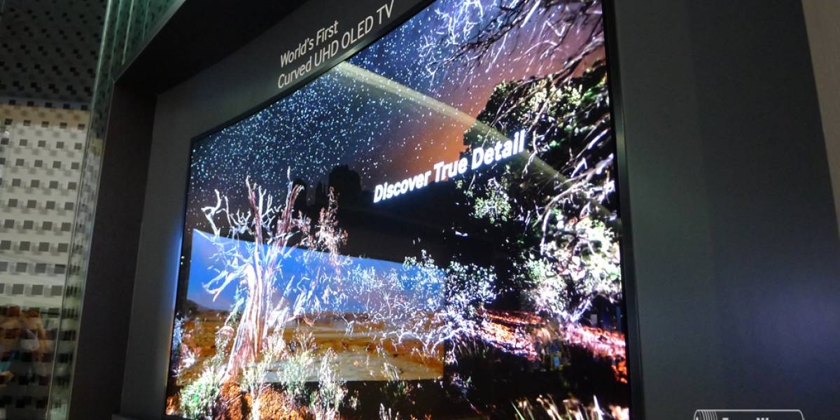 Samsung anuncia el primer televisor OLED 4K curvo