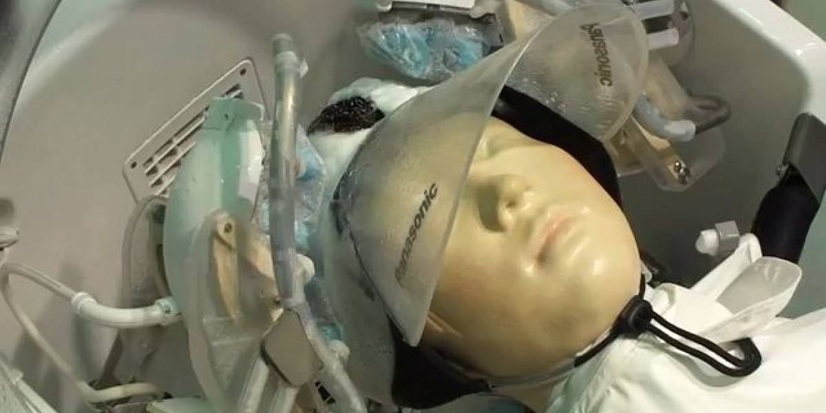 Robot lavadora diseñado por Panasonic te desafía a meter tu cabeza