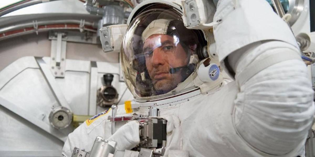 NASA explica por qué casi se ahogó un astronauta en una caminata espacial