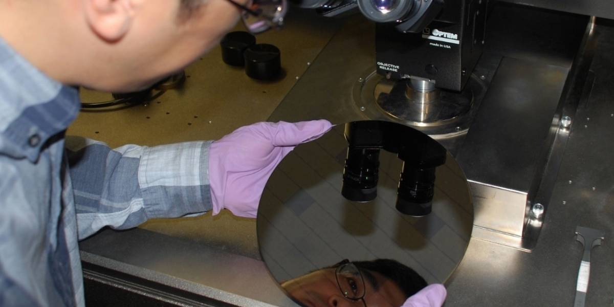IBM apuesta por los nanotubos de carbono para restaurar la ley de Moore