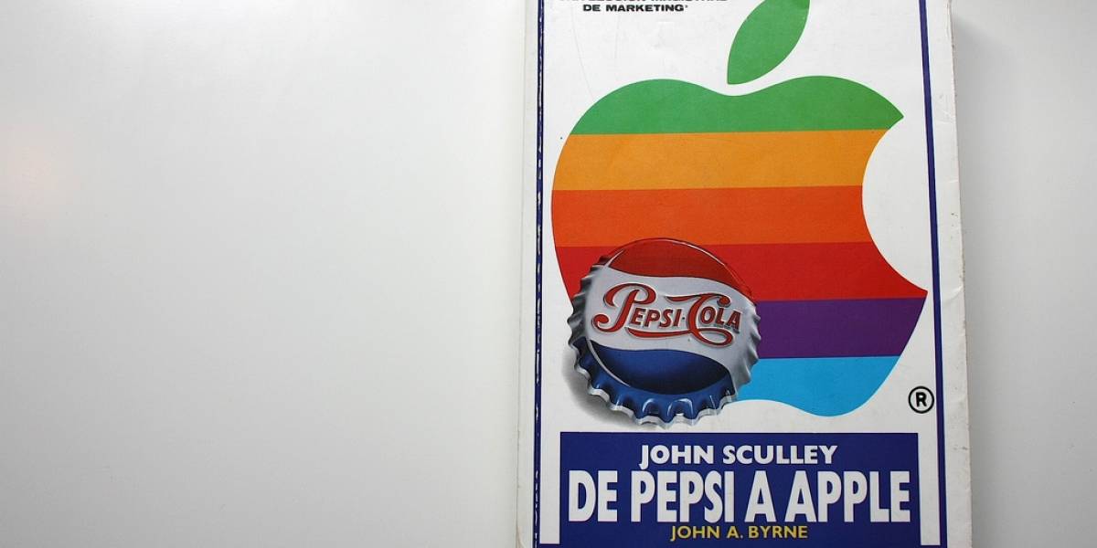Ex CEO de Apple podría comprar BlackBerry