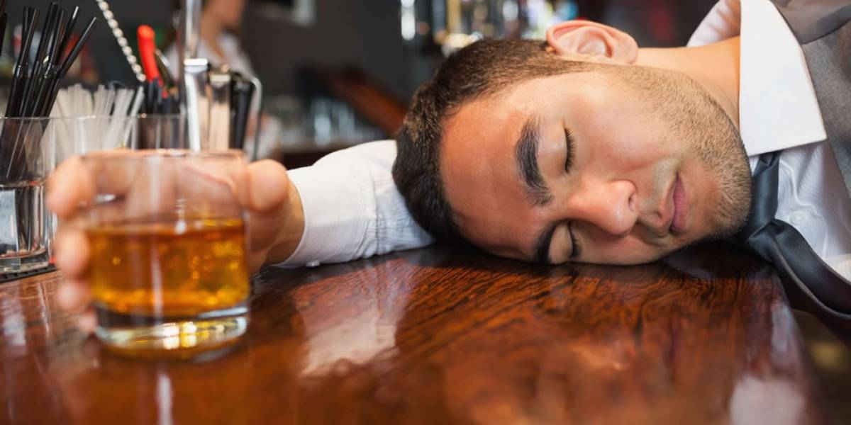 Implementan en Chile alcotest mural que bloquea puertas a empleados