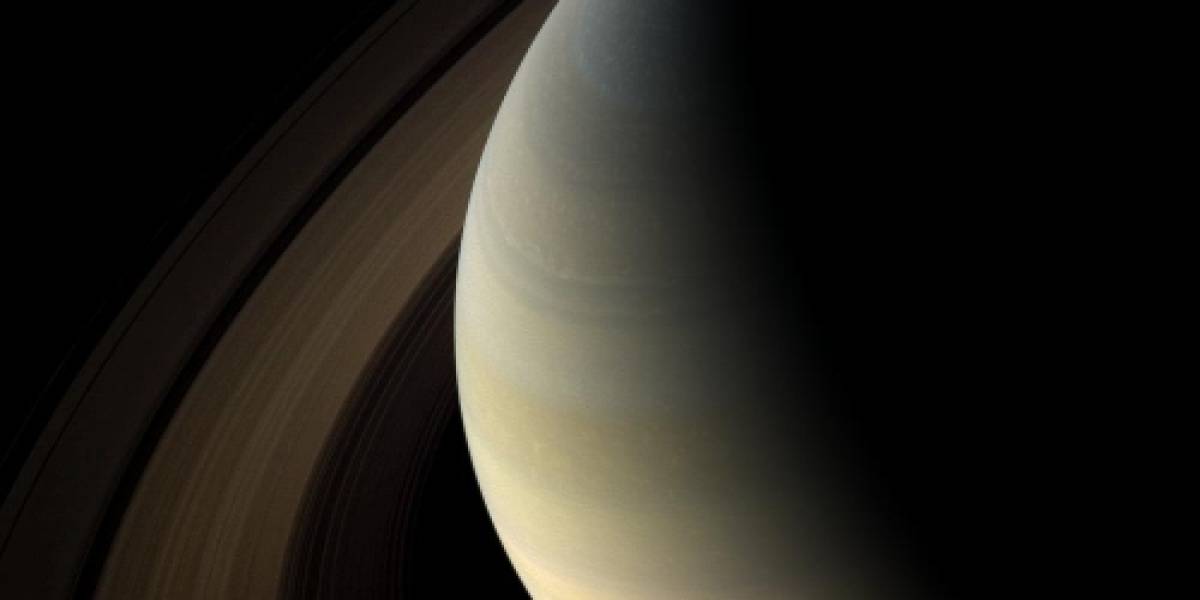 Una luna podría haber creado los anillos de Saturno