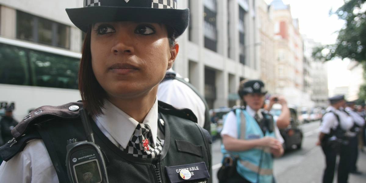Policías armados de Londres llevarán videocámaras