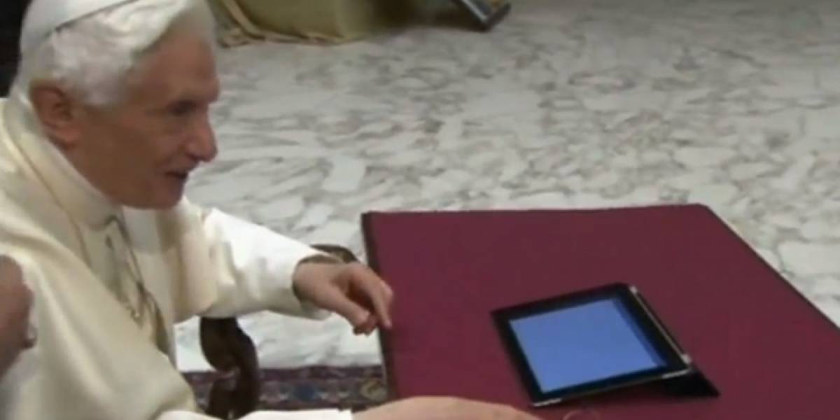Papa Benedicto XVI lanza su primer tweet