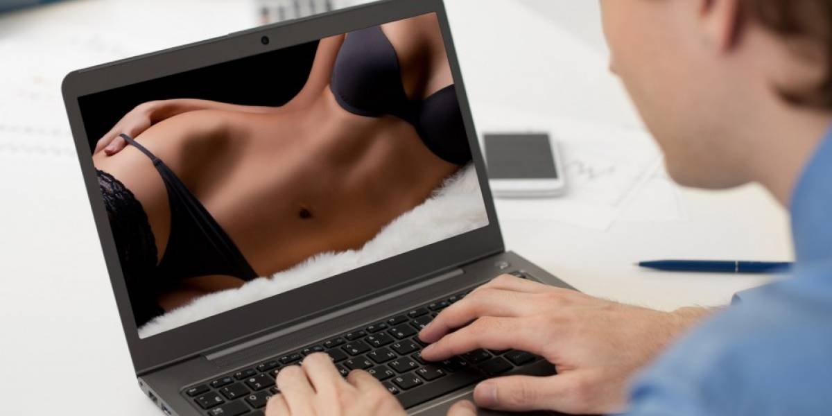 Dueño de sitio de porno vengativo es sentenciado a 18 años de cárcel