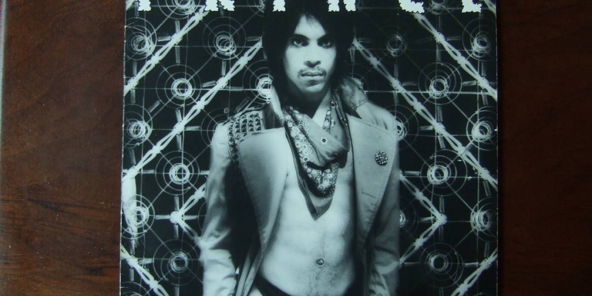 Prince hace su estreno en Twitter