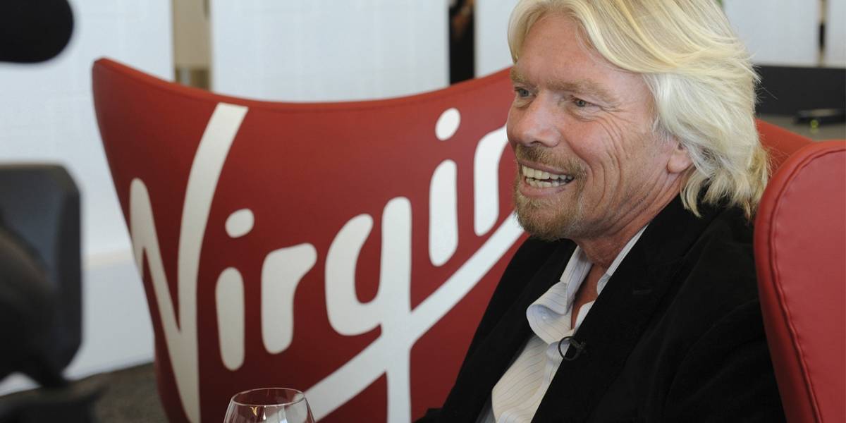 Richard Branson anticipa automóviles eléctricos Virgin para competir con Tesla