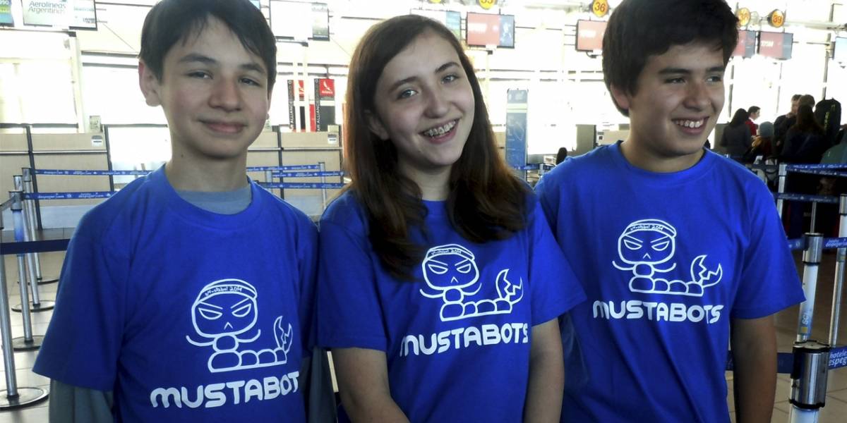 Tres estudiantes chilenos viajan al concurso de robótica internacional RoboCup 2014