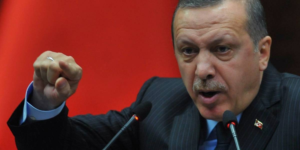Turquía bloquea Twitter y amenaza a otras redes sociales