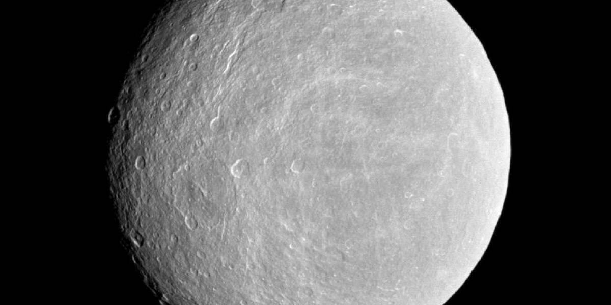 Descubren oxígeno en una de las lunas de Saturno