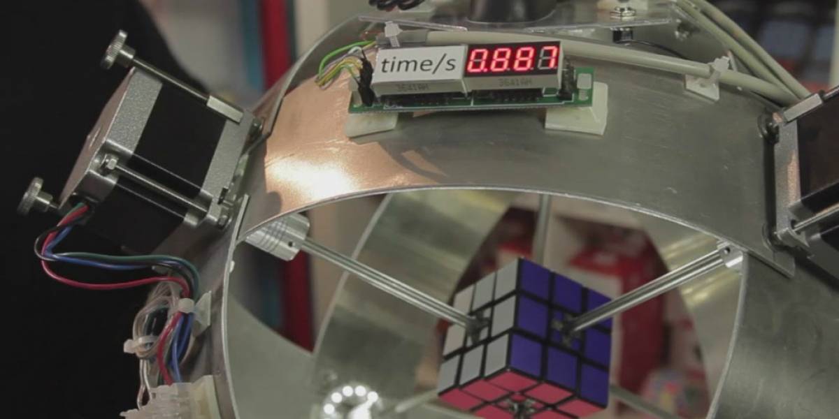Esta máquina resolvió el cubo rubik en menos de un segundo