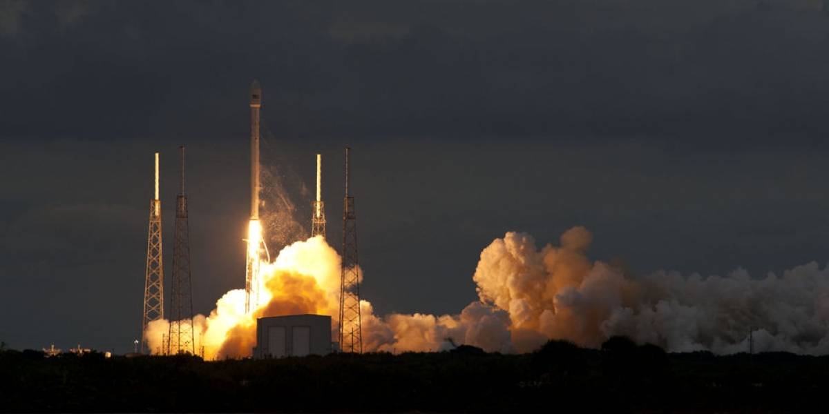 SpaceX le pondrá piernas a un cohete para que pueda aterrizar