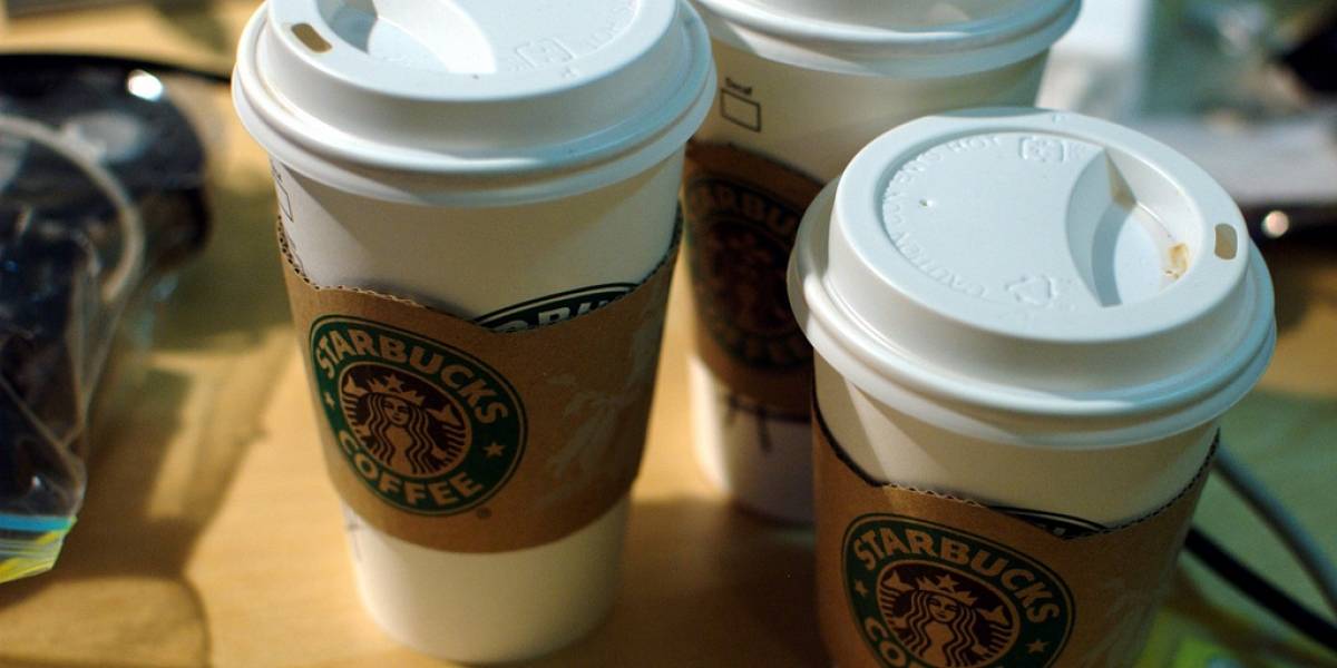 Starbucks permite comprarle un café a un amigo vía Twitter en EE.UU.