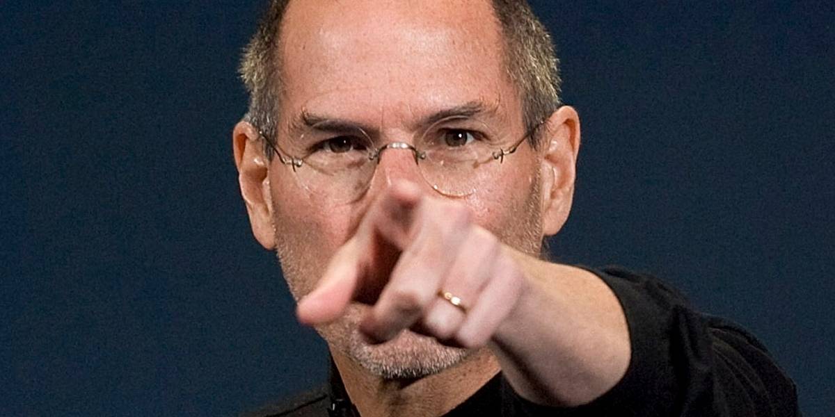 Aaron Sorkin le habla fuerte a Tim Cook por comentarios sobre film de Steve Jobs