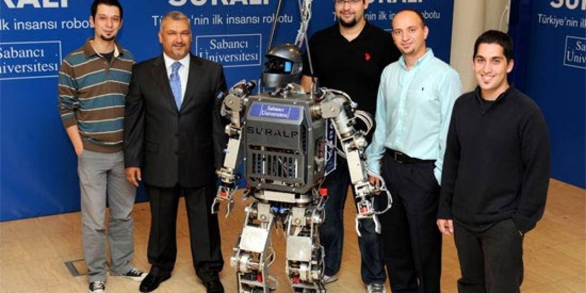 Ingenieros turcos presentan el primer robot del país