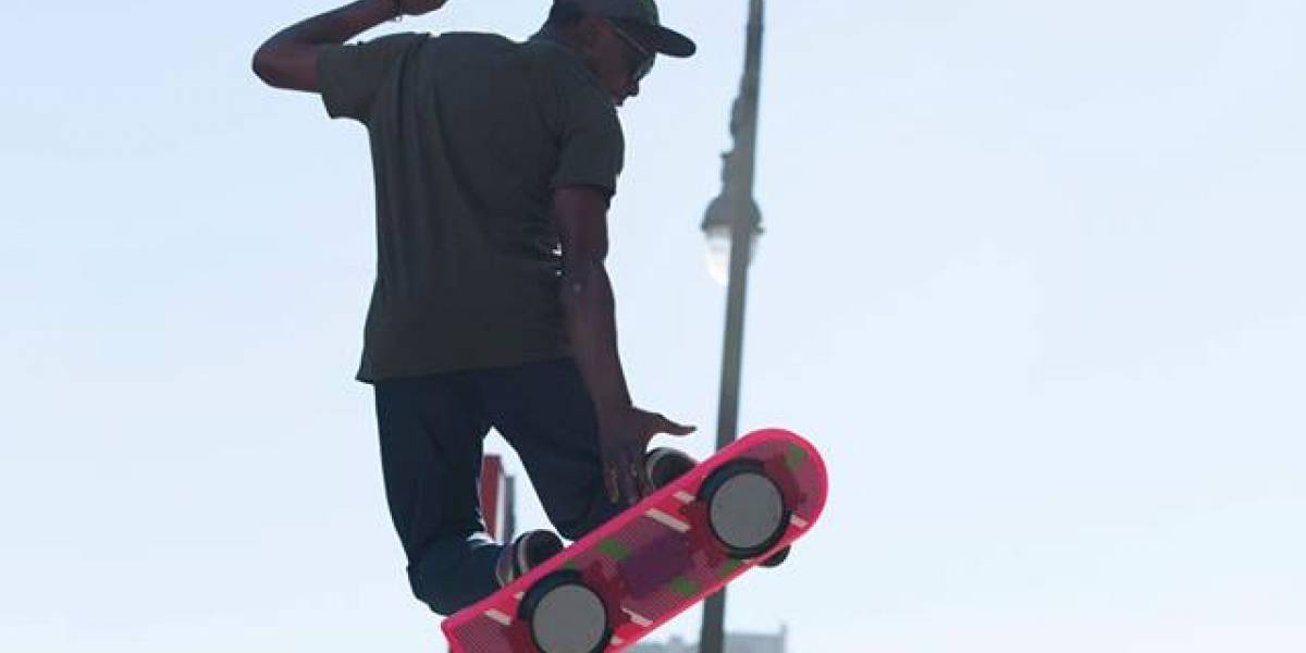 La misteriosa publicidad que ofrece las patinetas voladoras de Volver al Futuro