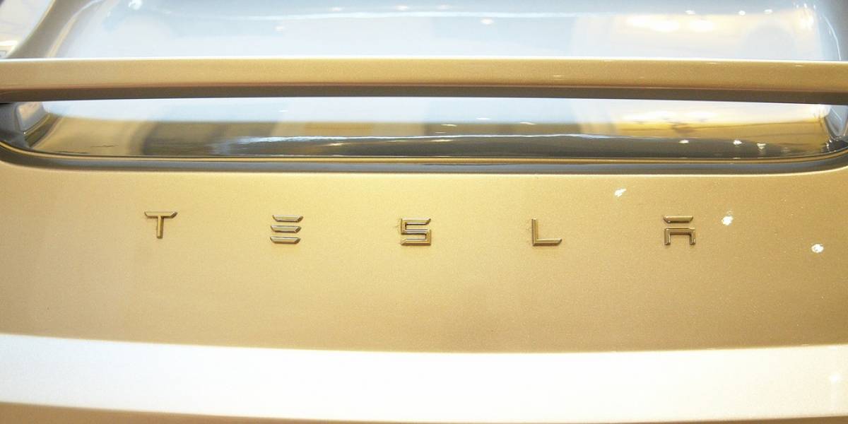 Elon Musk confirma conversaciones con Apple, pero dice que una venta es "improbable"