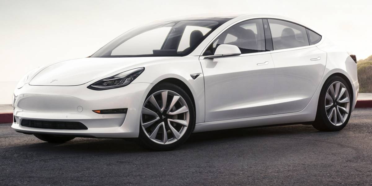 Internet enloquece con el Tesla Model 3, pero la compañía podría quebrar