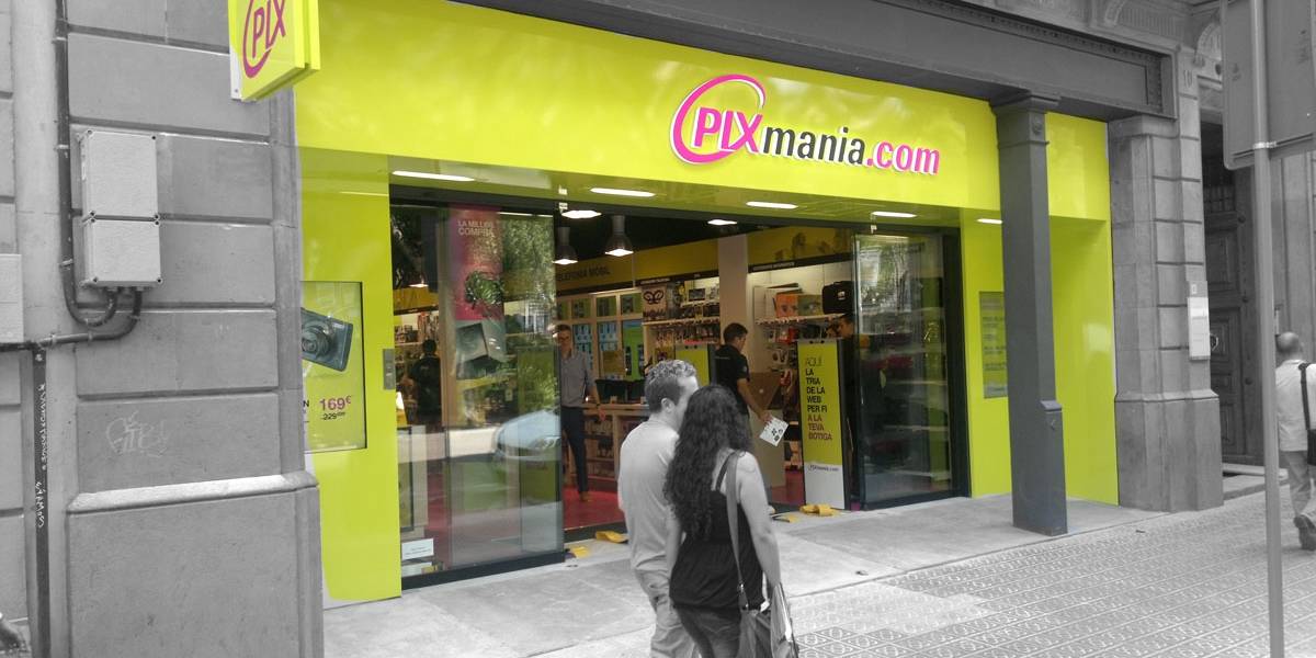 España: Pixmanía cierra sus tiendas físicas en España, operará sólo online