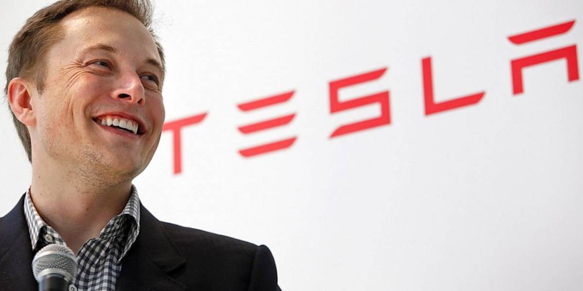 Tesla promete un auto que se maneja solo para el próximo año