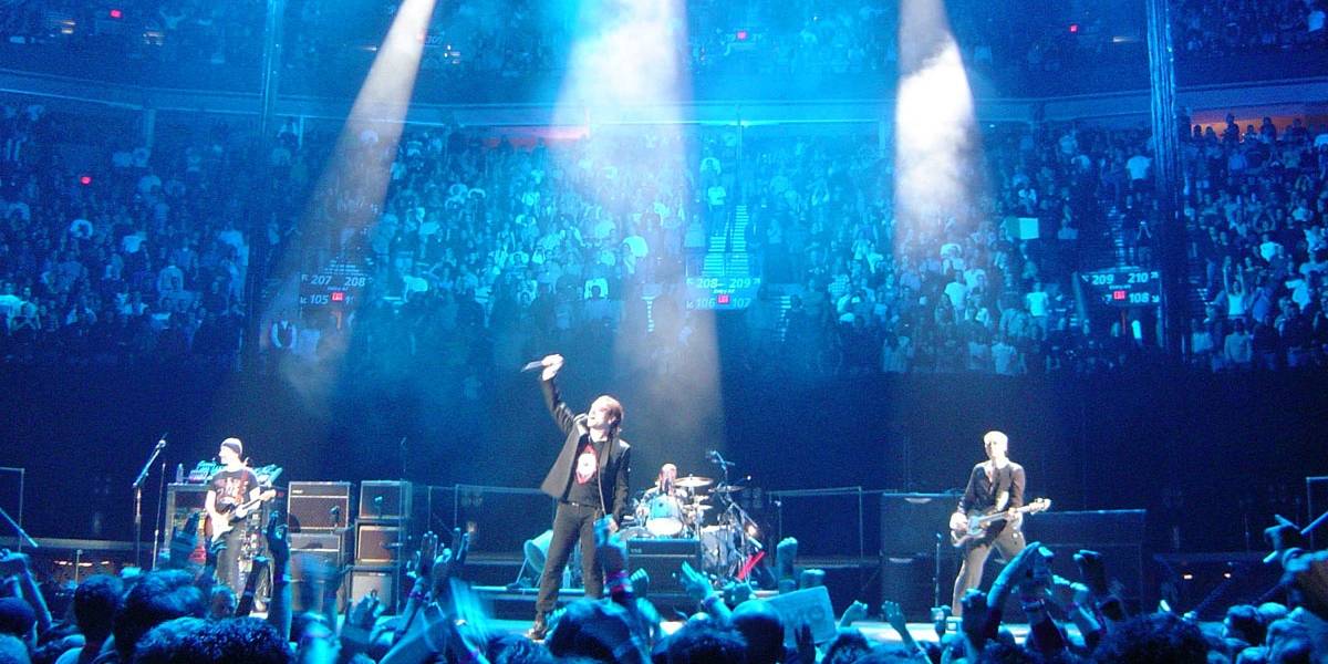 El nuevo disco de U2 aparece en iPhone o iPads y no puedes borrarlo