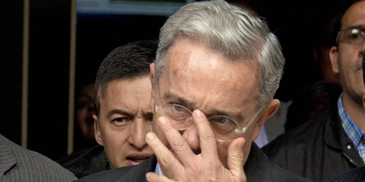 Funcionarios del expresidente colombiano Álvaro Uribe fueron sentenciados por espiar a periodistas
