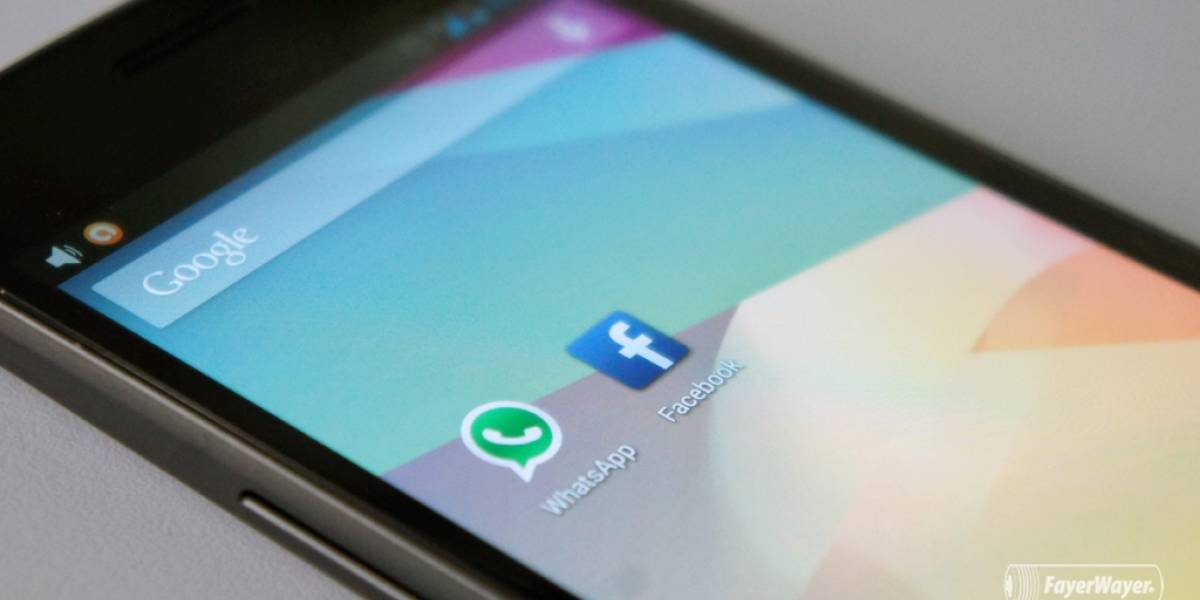 WhatsApp estuvo probando un botón para enviar contenido por mensaje