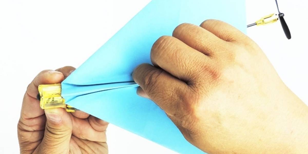 Whoopr, el avión de papel que puedes controlar con tu smartphone