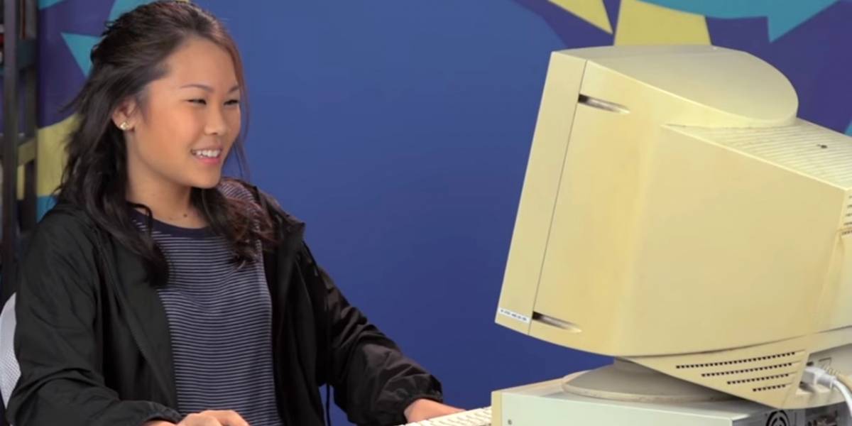 Así reaccionan adolescentes al usar Windows 95 por primera vez