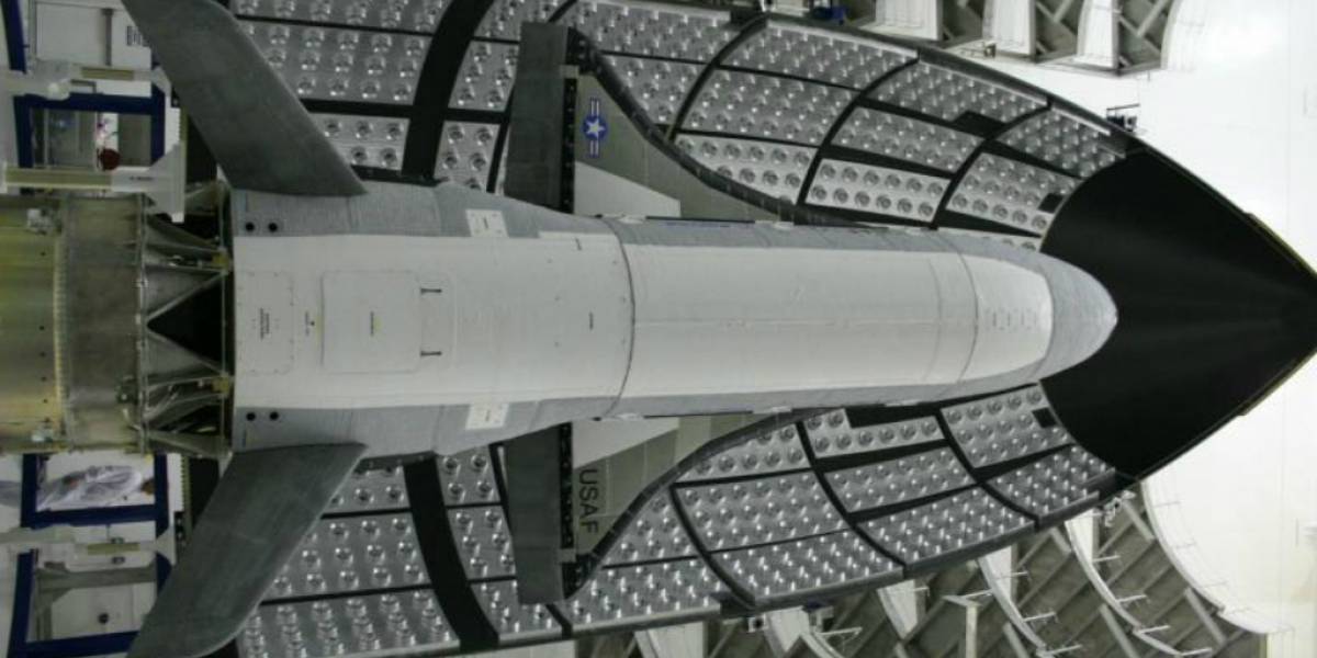 Aeronave de EE.UU. regresa del espacio tras 22 meses en órbita