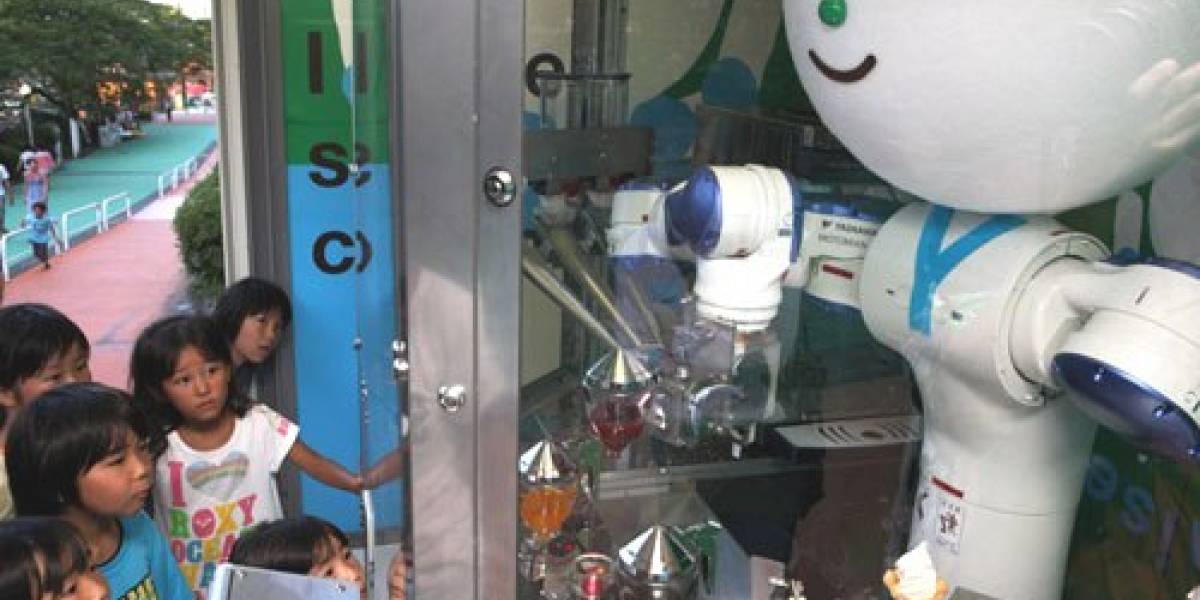 Robot cabezón vende helados en Japón