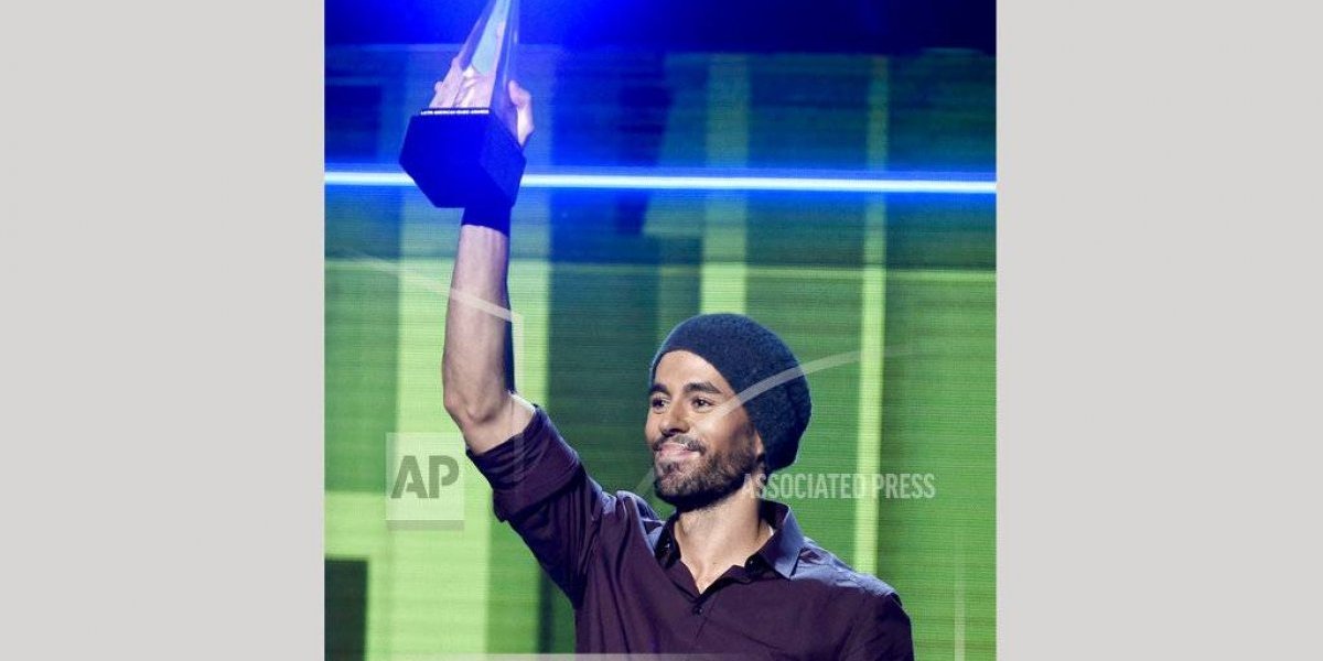 Enrique Iglesias demanda a su disquera por regalías