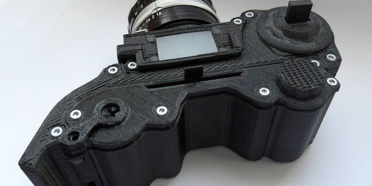 Diseñador publica planos e instrucciones para fabricar cámara de fotos con impresora 3D