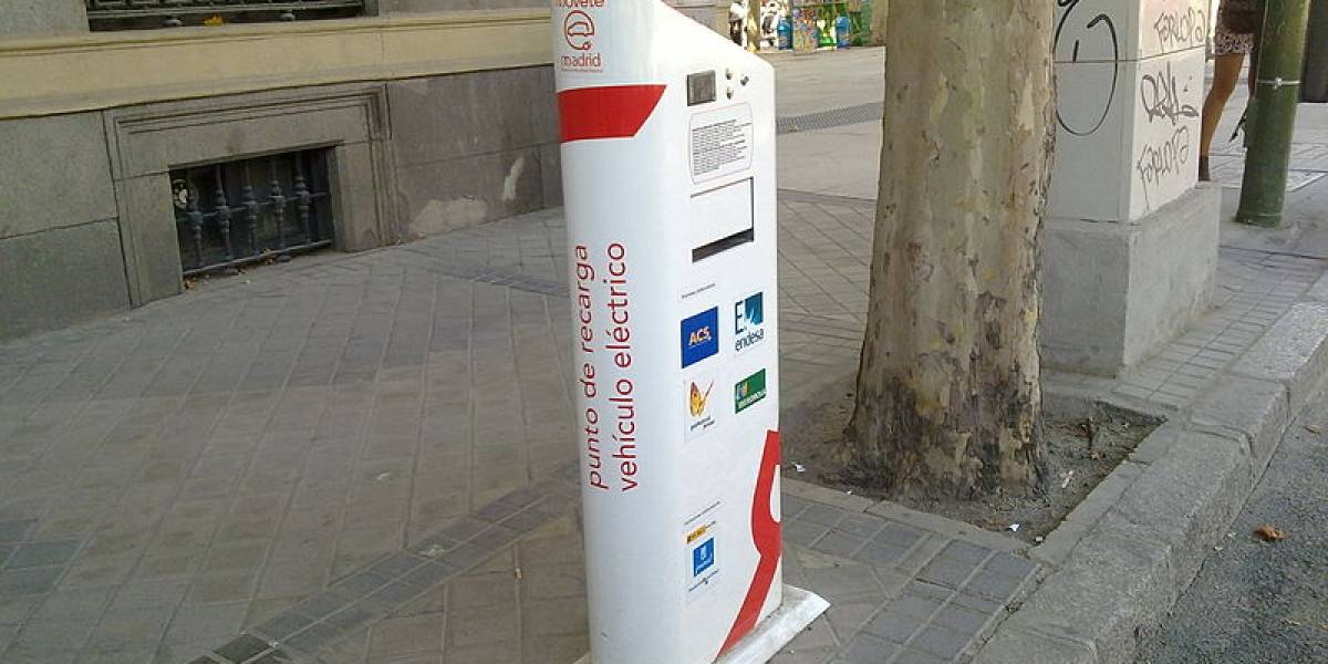 España: Desarrollan "electrolinera" que recarga vehículos en tiempo récord