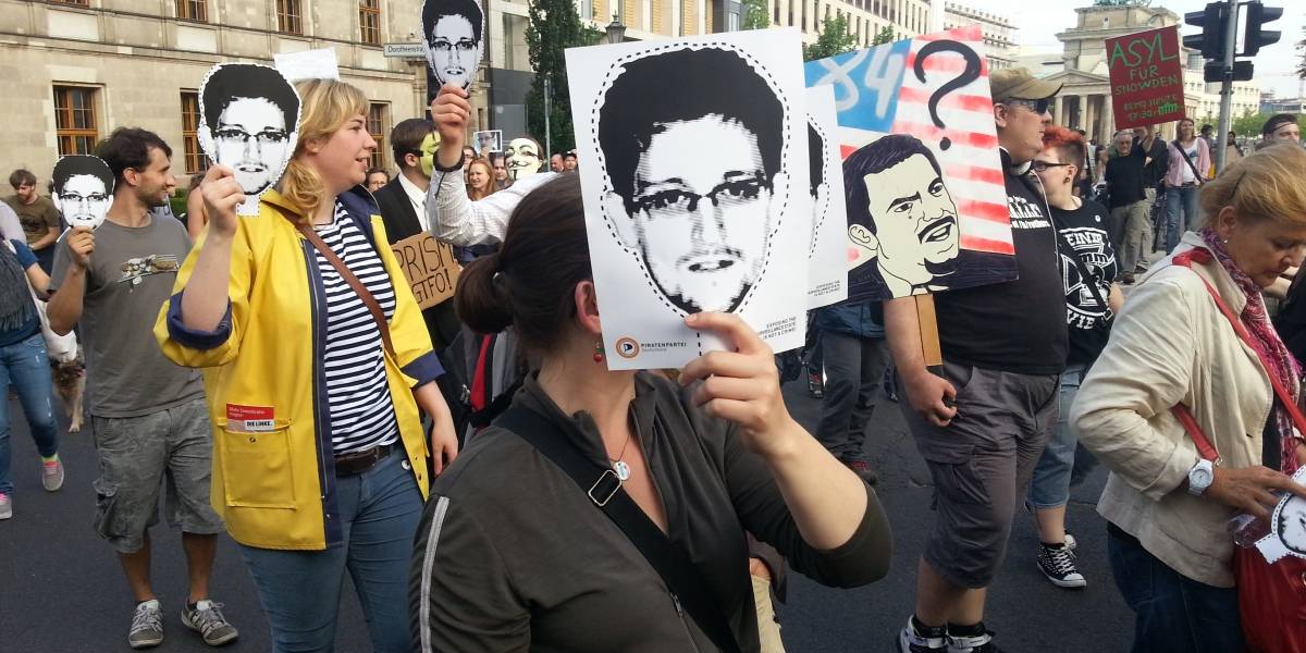 Edward Snowden solicitó ayuda para viajar de forma segura a Latinoamérica