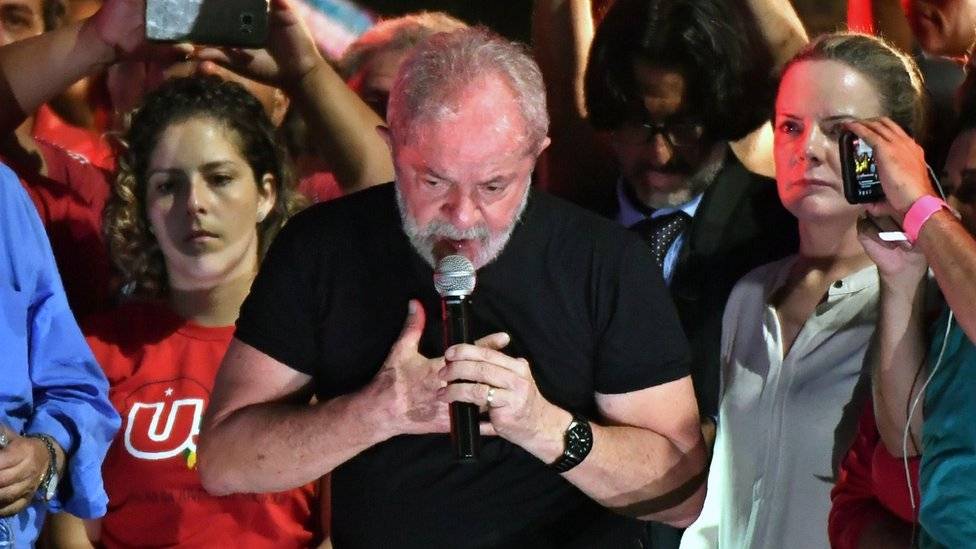 99739796lulaafp-aae076467c21e5375f346482bf93f71f.jpg