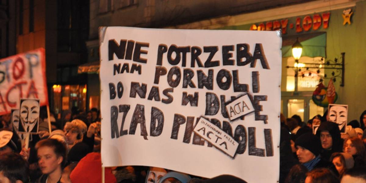 Países europeos firman el ACTA y se reavivan protestas en contra