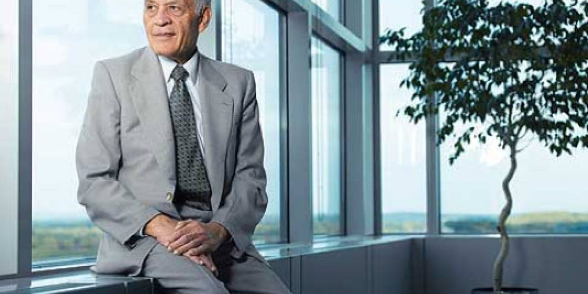 Fundador de Bose regala la mayoría de su compañía al MIT