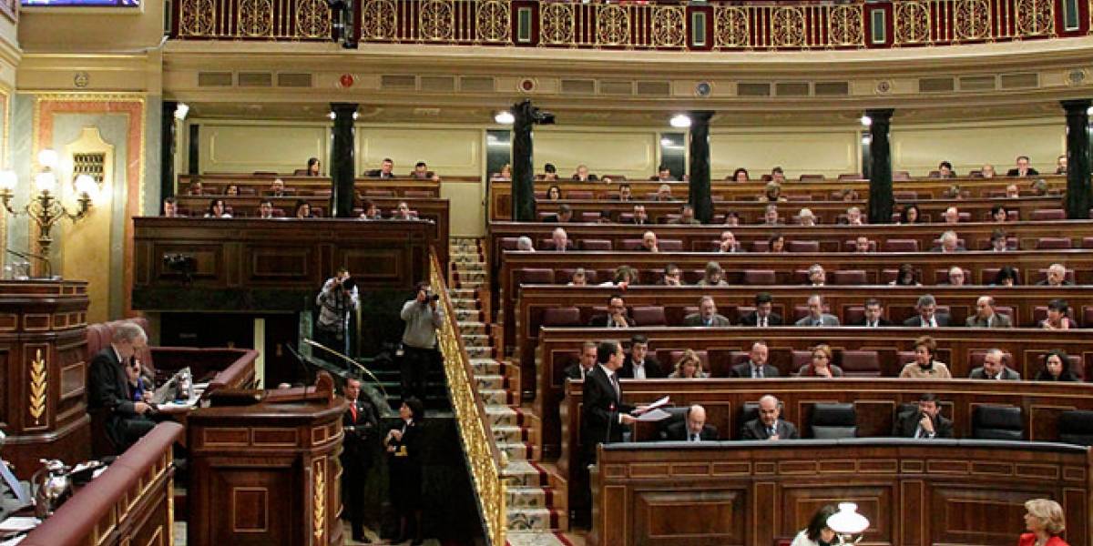 España: Diputados y senadores aprenden a usar las redes sociales ¡a buena hora!
