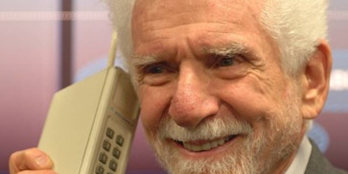 Según Martin Cooper, los celulares son cada vez "más complicados"