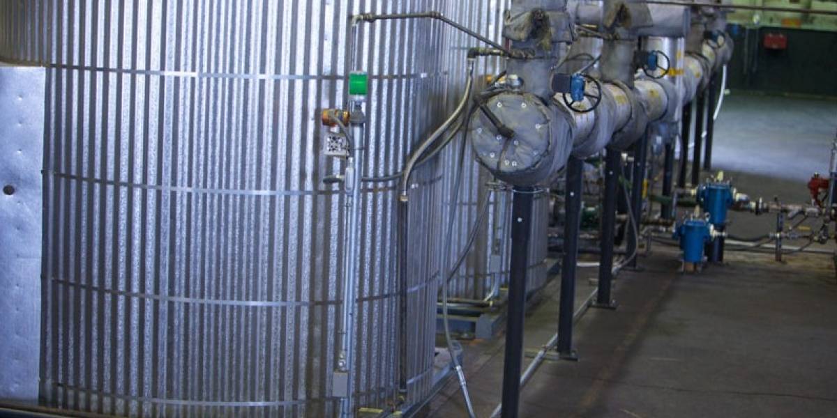 Empresa crea sistema para convertir plástico en petróleo