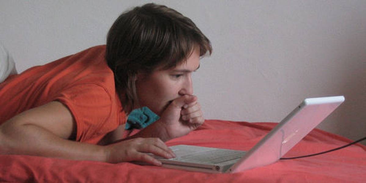 Estudio revela cuantas horas vemos porno, Facebook y más