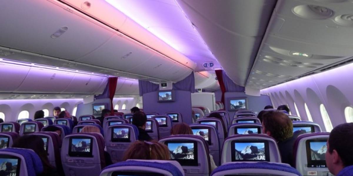 Las reglas para usar gadgets en los aviones podrían flexibilizarse pronto
