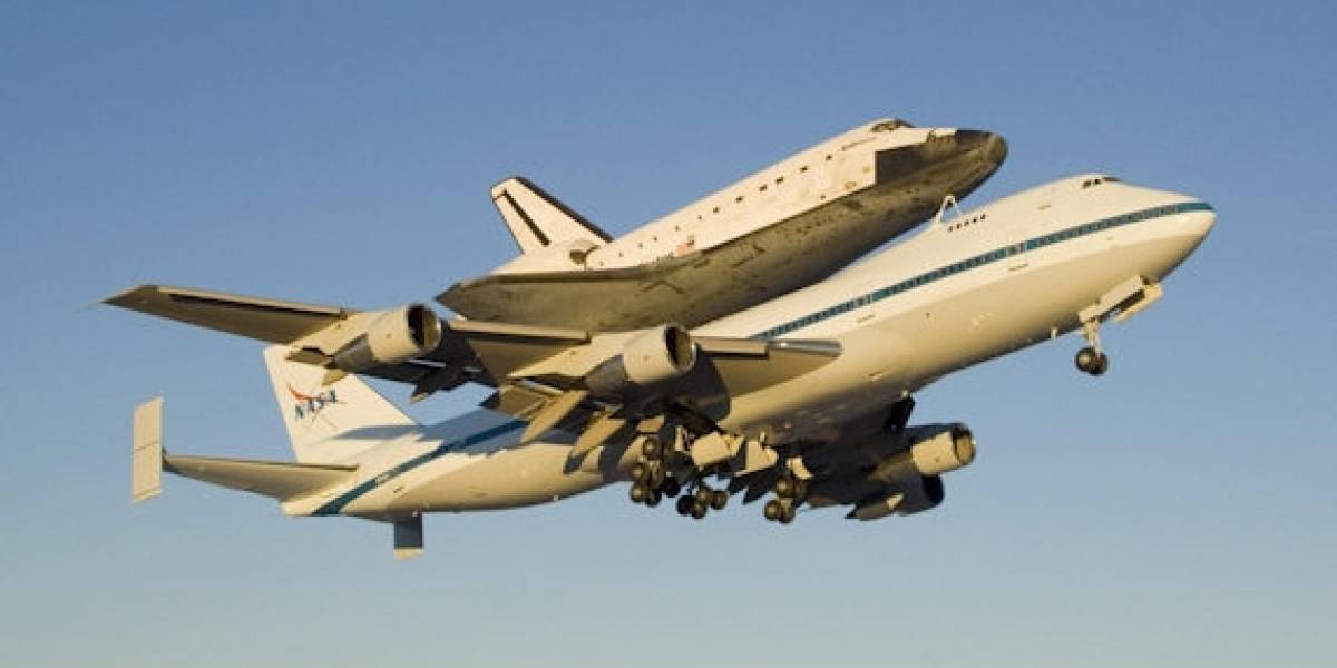 El Endeavour es pasajero de un Boeing 747