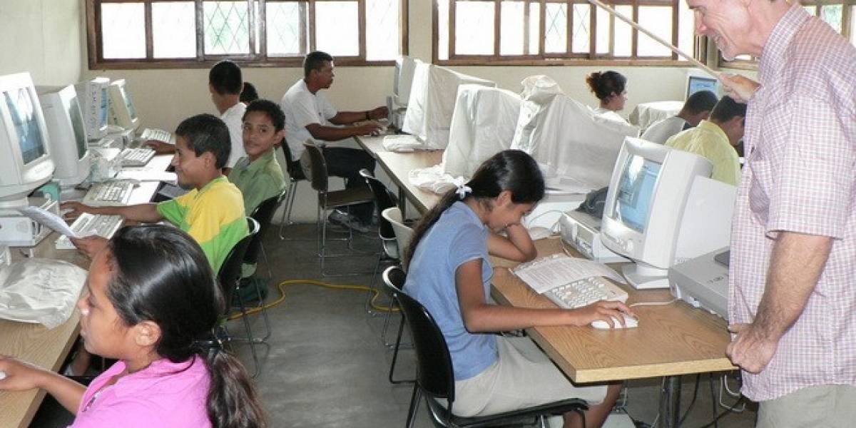 En México solo el 18% de las computadoras escolares tienen internet